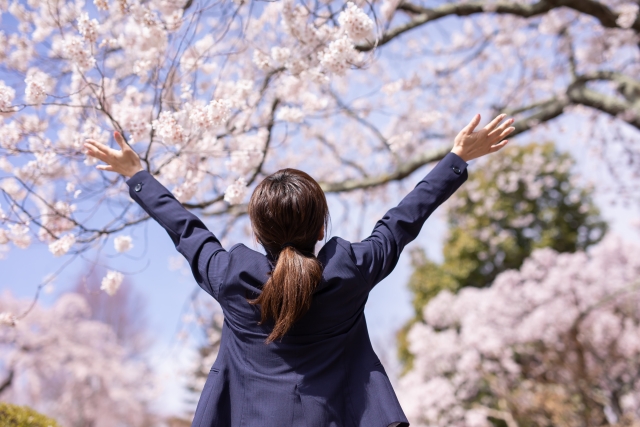 会社員と桜